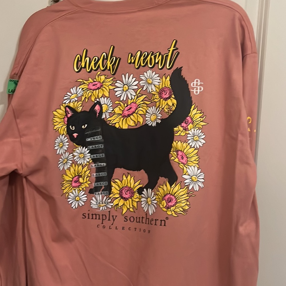 Simply southern long sleeve T- new with tags, size large.